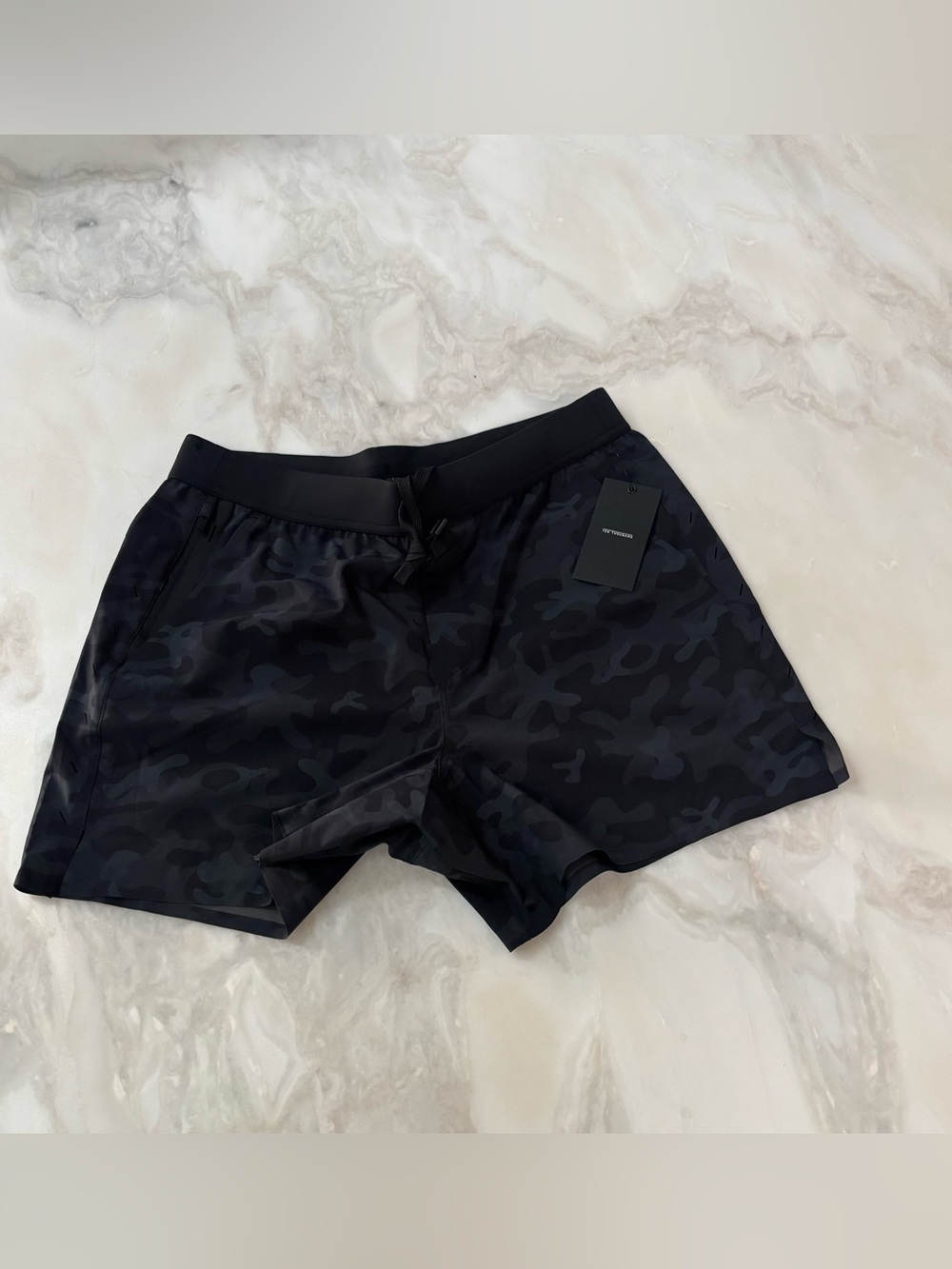 Ten Thousand 5” Session Short Men’s Size Large Black Camo New Unlined